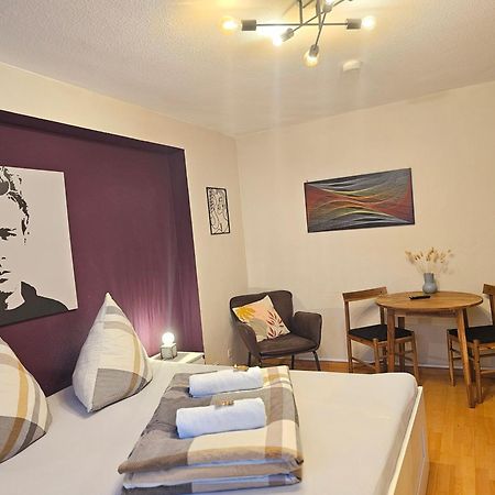 Doppelzimmer 1 I Geteiltes Bad & Kueche I Mit Dem Zug Nur 4 Min Bis Zum Hauptbahnhof Friburgo in Brisgovia Esterno foto