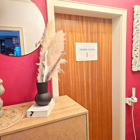 Doppelzimmer 1 I Geteiltes Bad & Kueche I Mit Dem Zug Nur 4 Min Bis Zum Hauptbahnhof Friburgo in Brisgovia Esterno foto