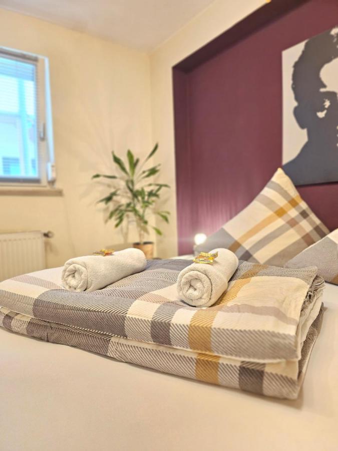 Doppelzimmer 1 I Geteiltes Bad & Kueche I Mit Dem Zug Nur 4 Min Bis Zum Hauptbahnhof Friburgo in Brisgovia Esterno foto