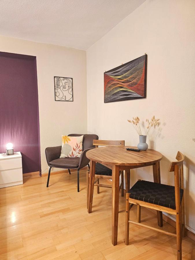 Doppelzimmer 1 I Geteiltes Bad & Kueche I Mit Dem Zug Nur 4 Min Bis Zum Hauptbahnhof Friburgo in Brisgovia Esterno foto
